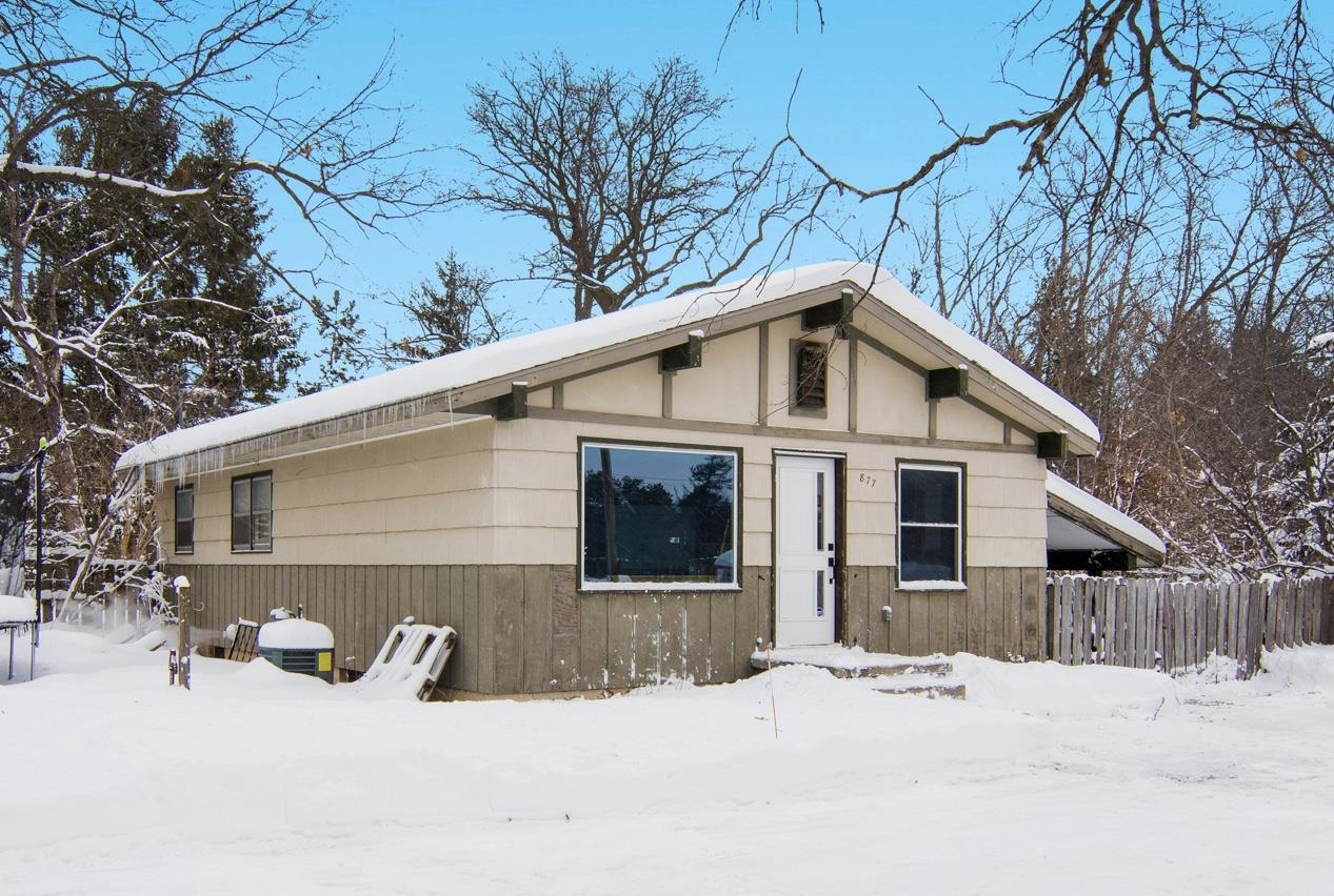 877 Parsons Road Traverse City, MI 49686 - Photo 1 of 17 1943070-c439a329-0201-4f8a-8605-65639c3d7b9c.JPG