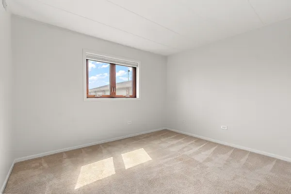 $2,200 | 16749 Paxton Avenue, Unit 1N, Tinley Park, IL 60477