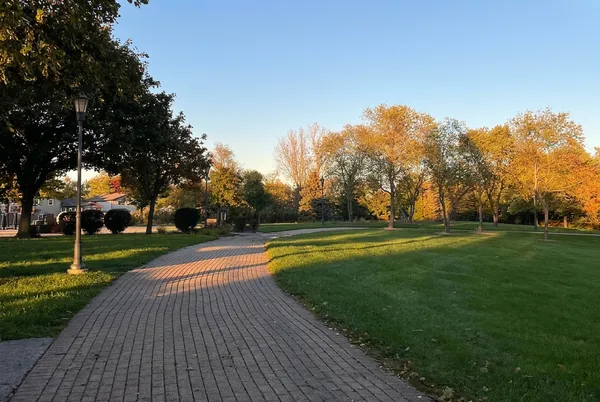 $2,200 | 16749 Paxton Avenue, Unit 1N, Tinley Park, IL 60477