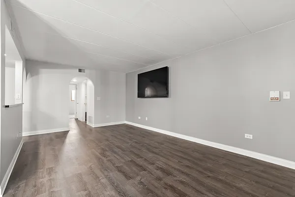 $2,200 | 16749 Paxton Avenue, Unit 1N, Tinley Park, IL 60477