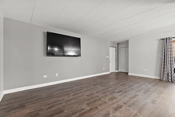 $2,200 | 16749 Paxton Avenue, Unit 1N, Tinley Park, IL 60477