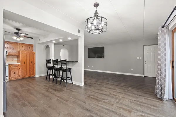 $2,200 | 16749 Paxton Avenue, Unit 1N, Tinley Park, IL 60477