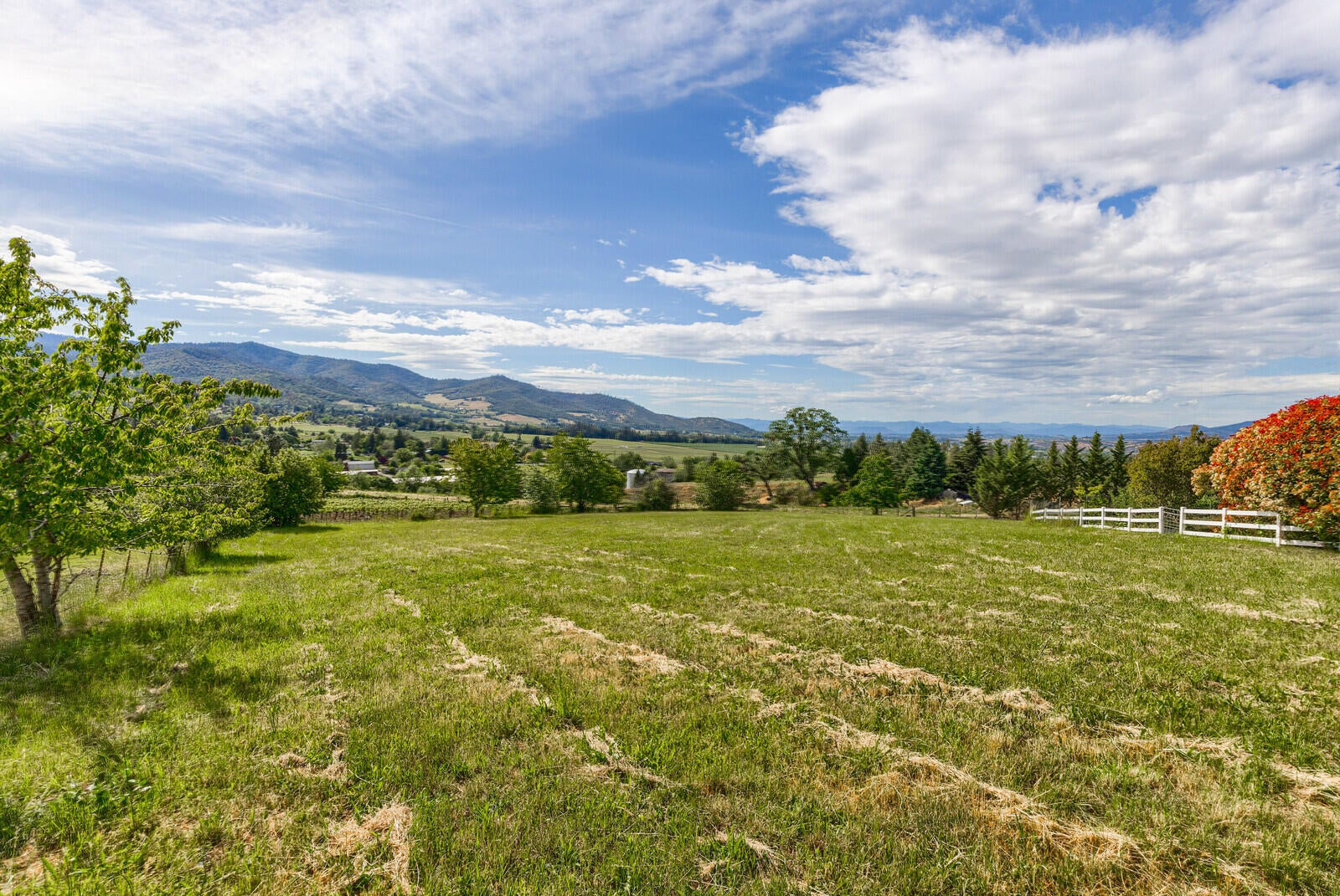 7654 Rapp Lane Talent, OR 97540 - Photo 55 of 87 06_RL_6_mls