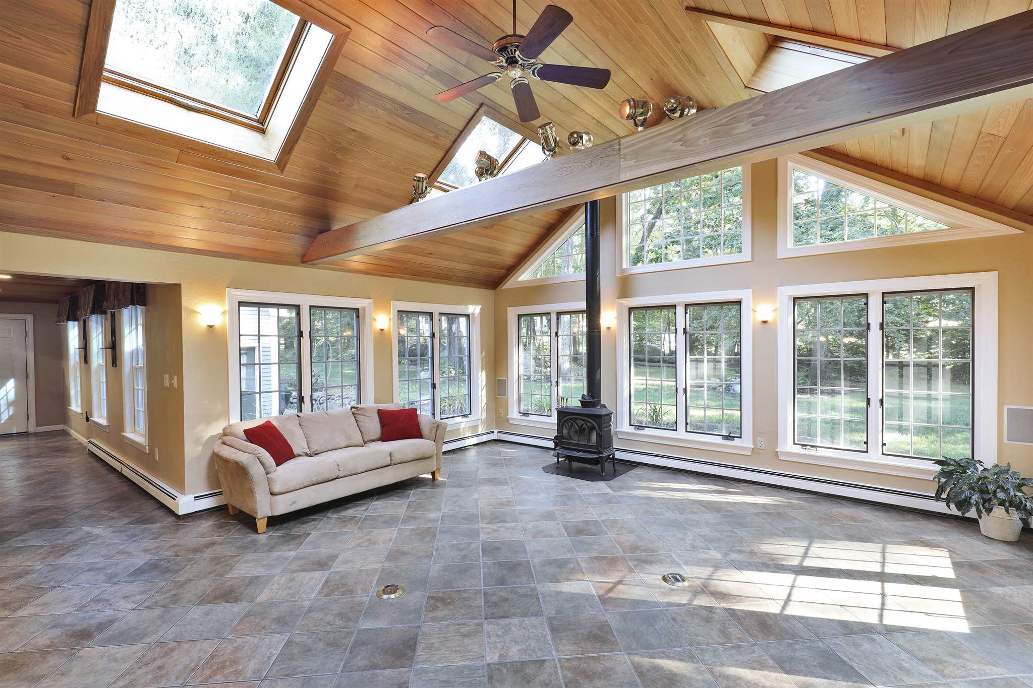 3 Ridgewood Lane Concord, NH 03301 - Photo 4 of 40 Gallery Image 4
