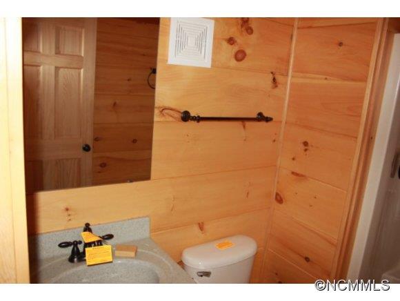 60 Rock Ridge Dr Mill Spring Mill Spring, NC 28756 - Photo 11 of 12 a bathroom with a shower