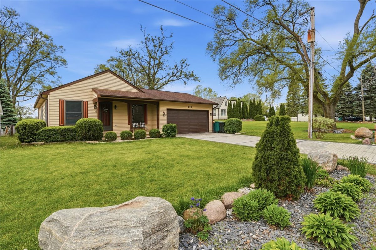 415 Garfield Road Ingleside, IL 60041 - Photo 2 of 28