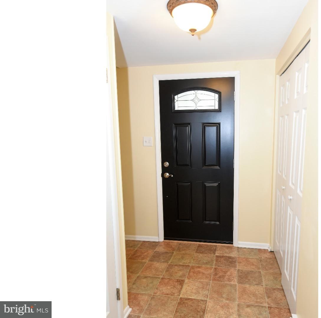 250 Norfolk Road Warminster, PA 18974 - Photo 2 of 25 Foyer