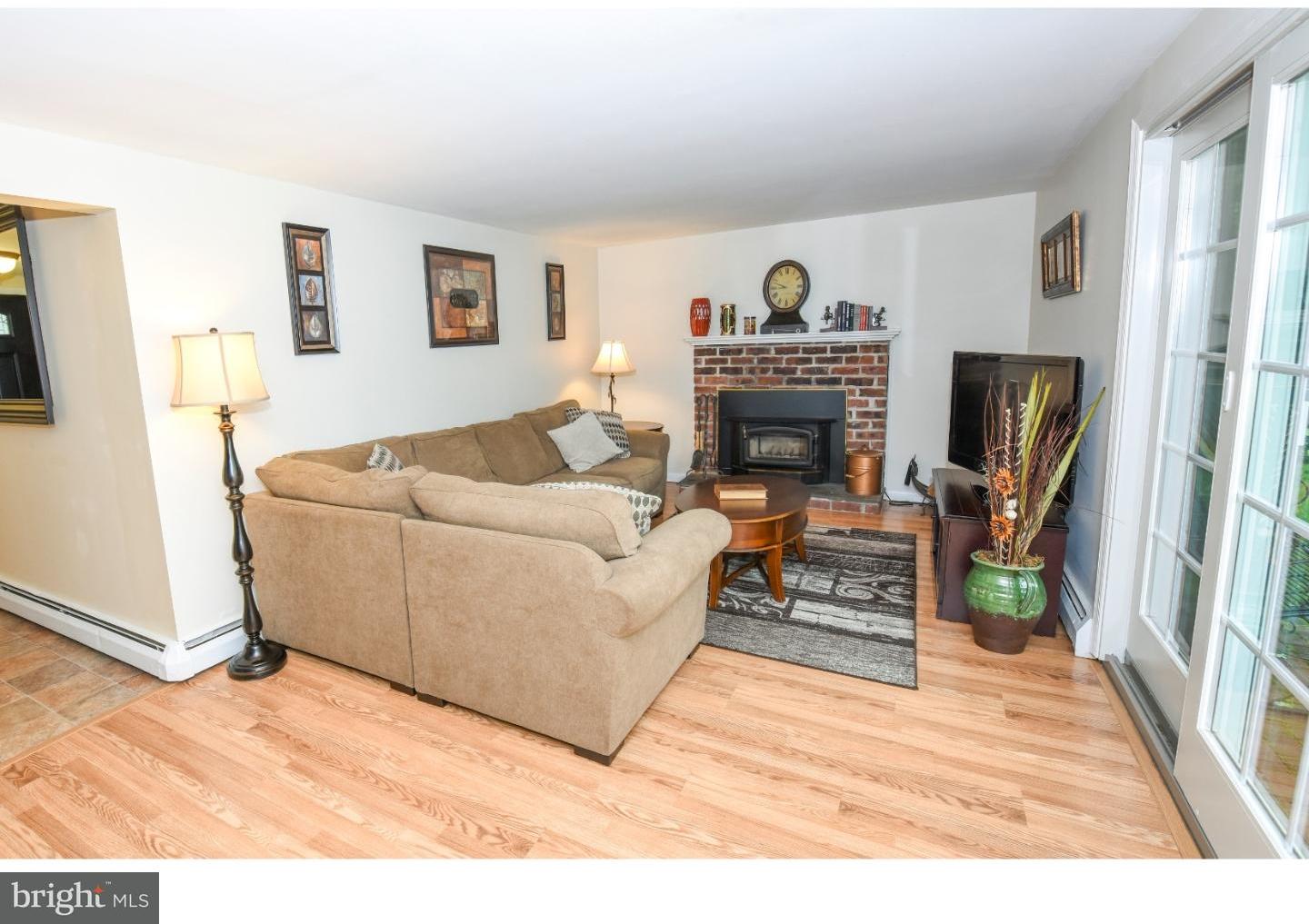 250 Norfolk Road Warminster, PA 18974 - Photo 3 of 25 Family Room