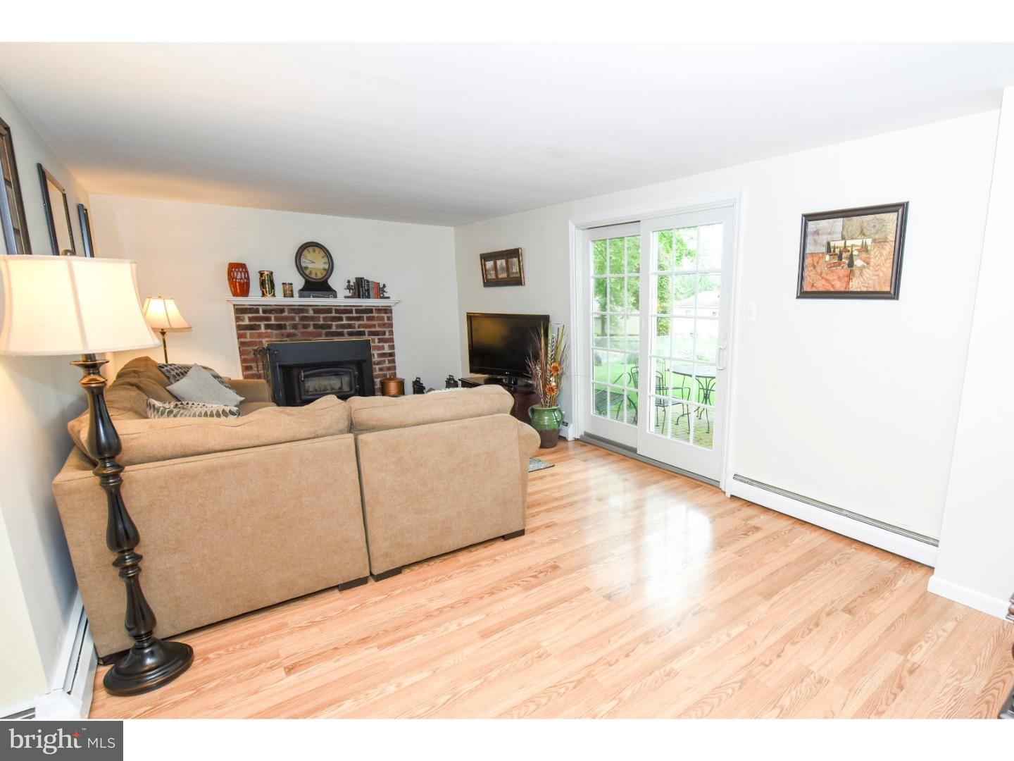 250 Norfolk Road Warminster, PA 18974 - Photo 4 of 25 Family Room