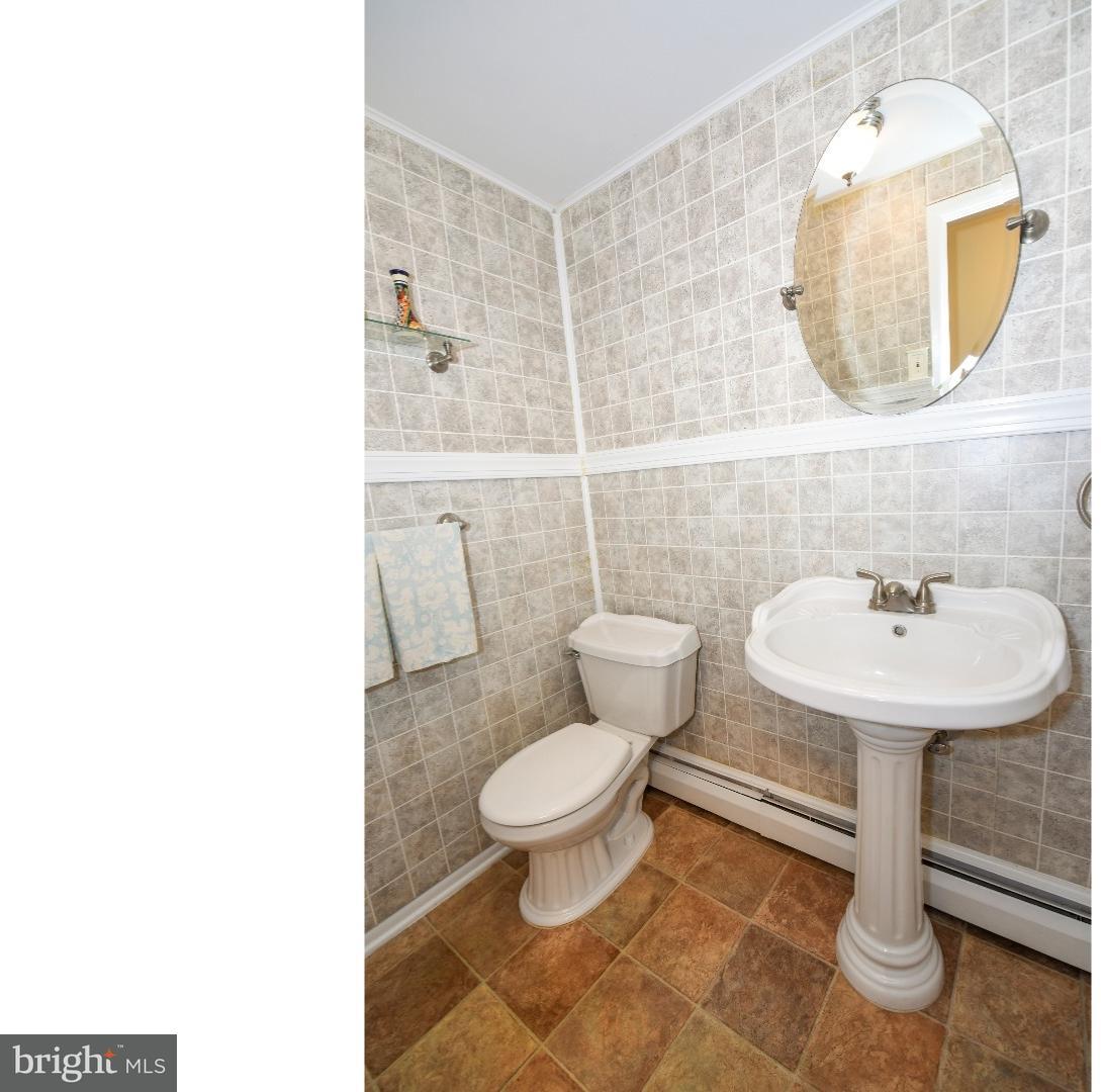 250 Norfolk Road Warminster, PA 18974 - Photo 6 of 25 Half Bath
