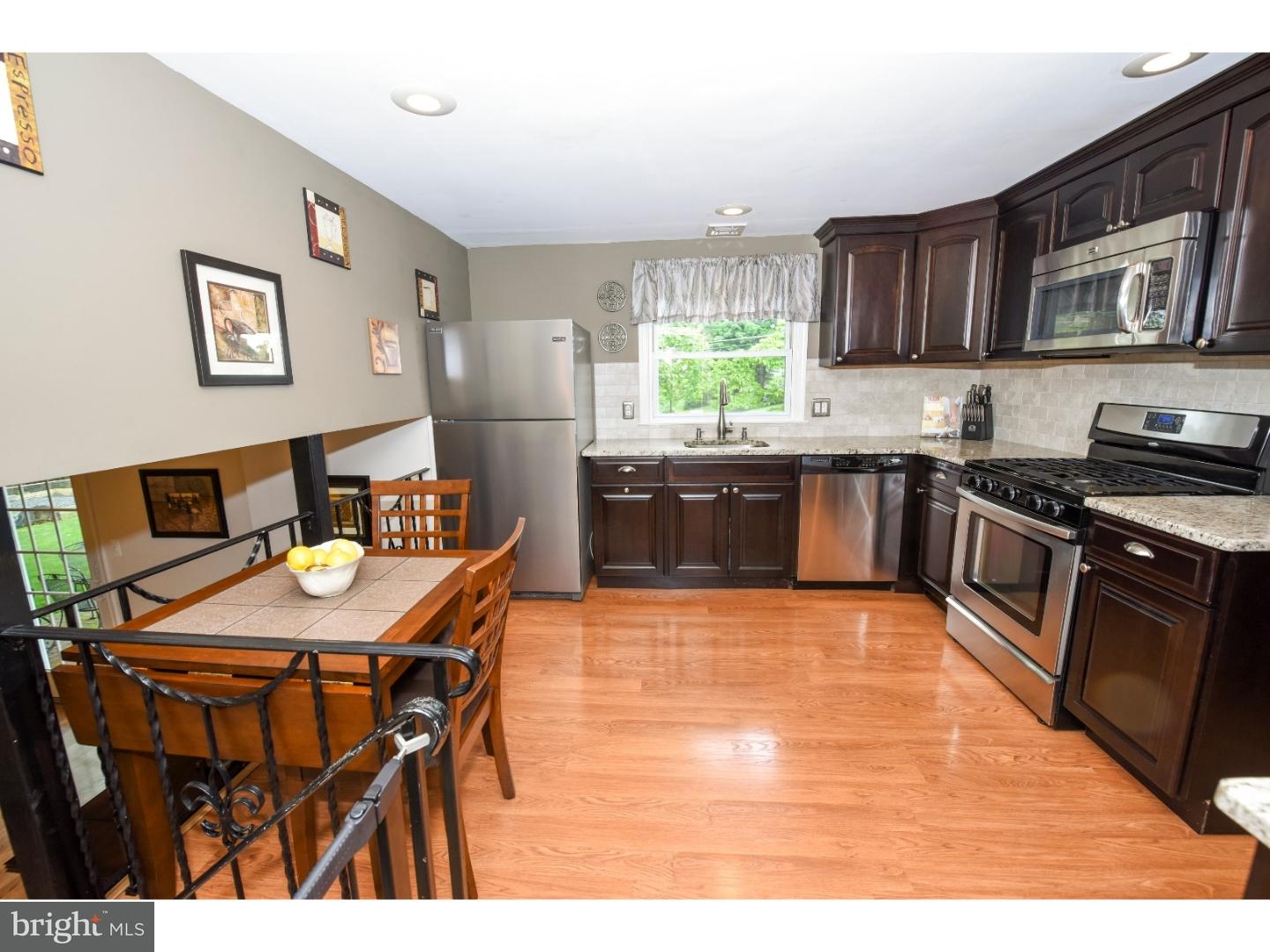 250 Norfolk Road Warminster, PA 18974 - Photo 8 of 25 Kitchen