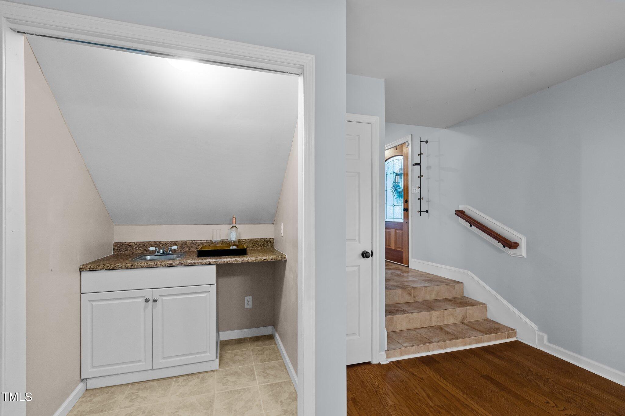 4113 Windsor Place Raleigh, NC 27609 - Photo 41 of 60 39-web-or-mls-_NFP2678