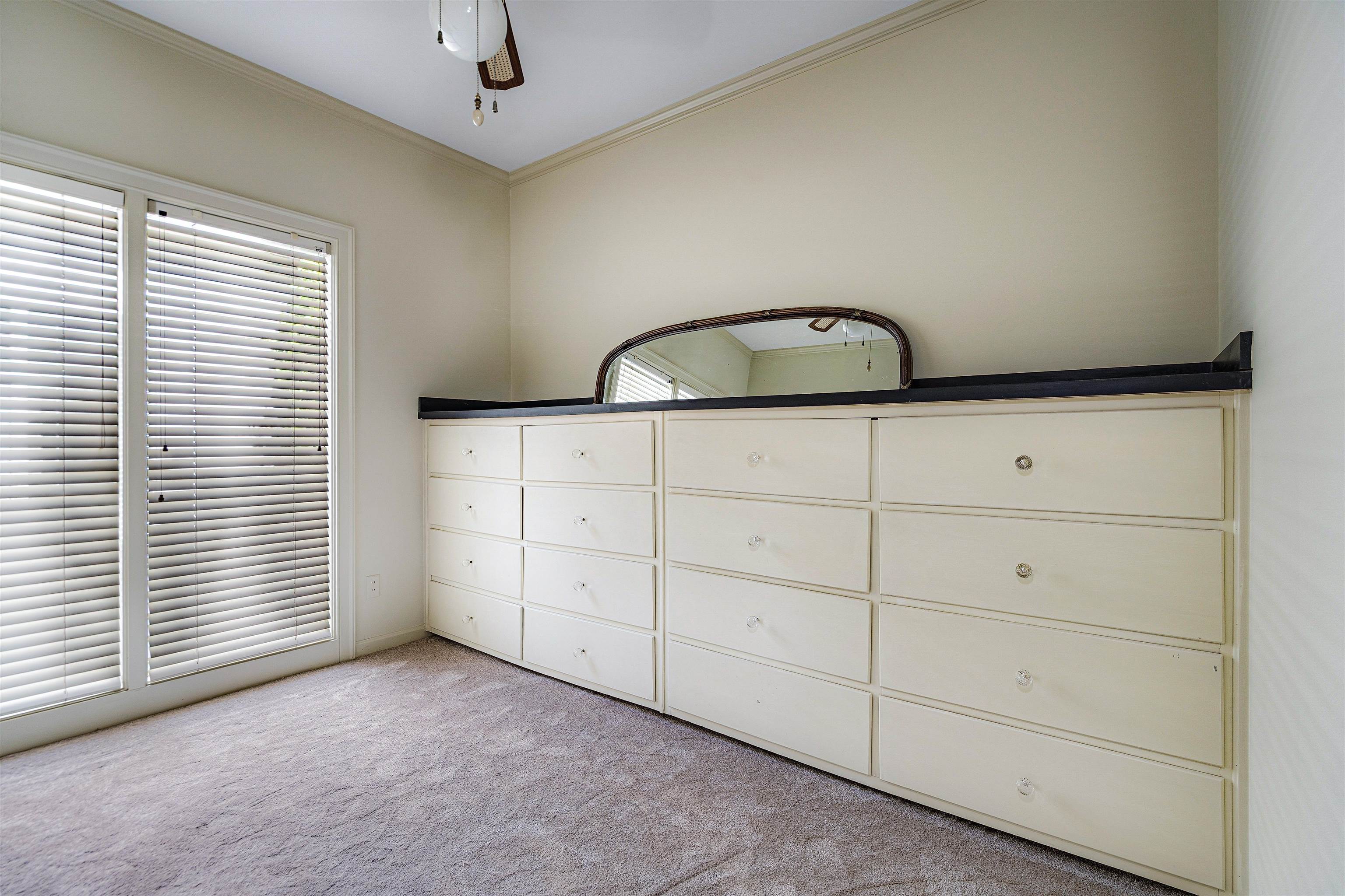 478 West Racquet Club Place Memphis, TN 38117 - Photo 26 of 39 a view of a livingroom with white cabinets