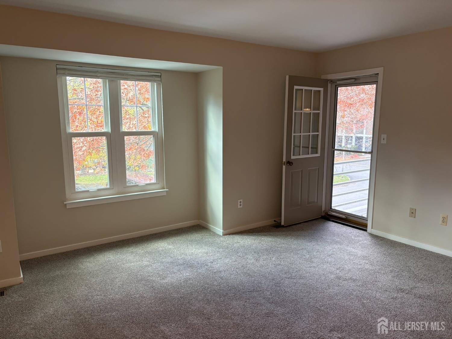 285 Greenfield Road Bridgewater, NJ 08807 - Photo 14 of 26 an empty room with windows