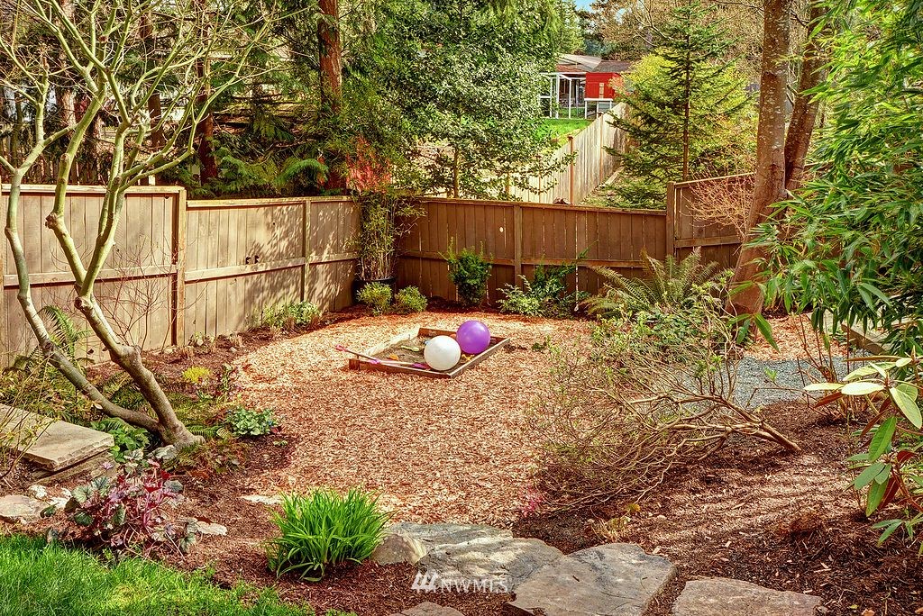 14514 164th Place Southeast Renton, WA 98059 - Photo 17 of 18 Gallery Image 17