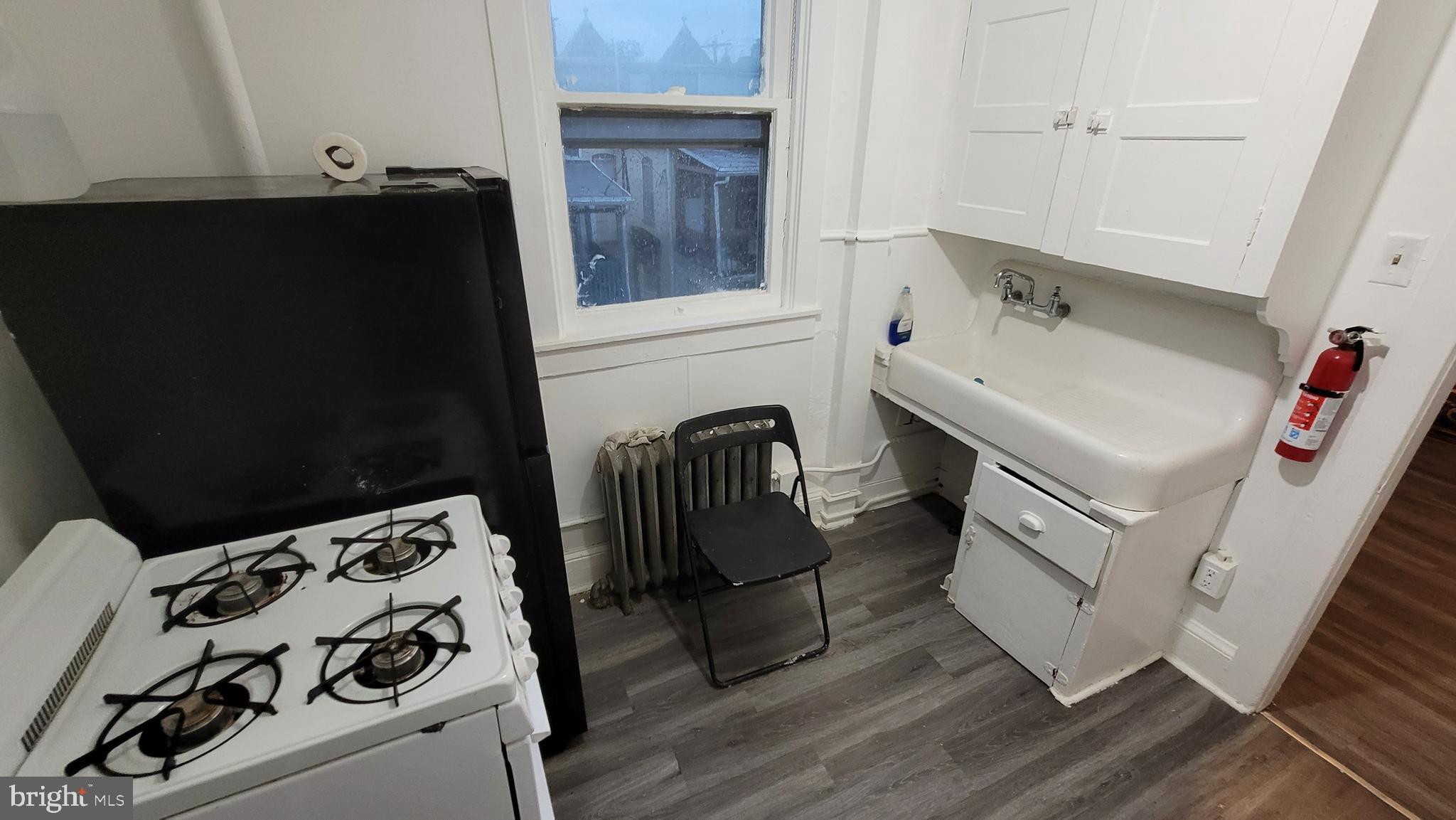 324 Spring Street, Unit 3 Reading, PA 19601 - Photo 11 of 27 a utility room with dryer and washer