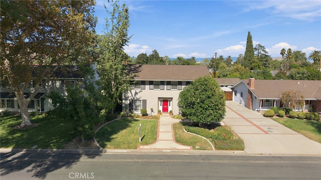 4045 Chapman Place Riverside, CA 92506 - Photo 3 of 61 Gallery Image 3