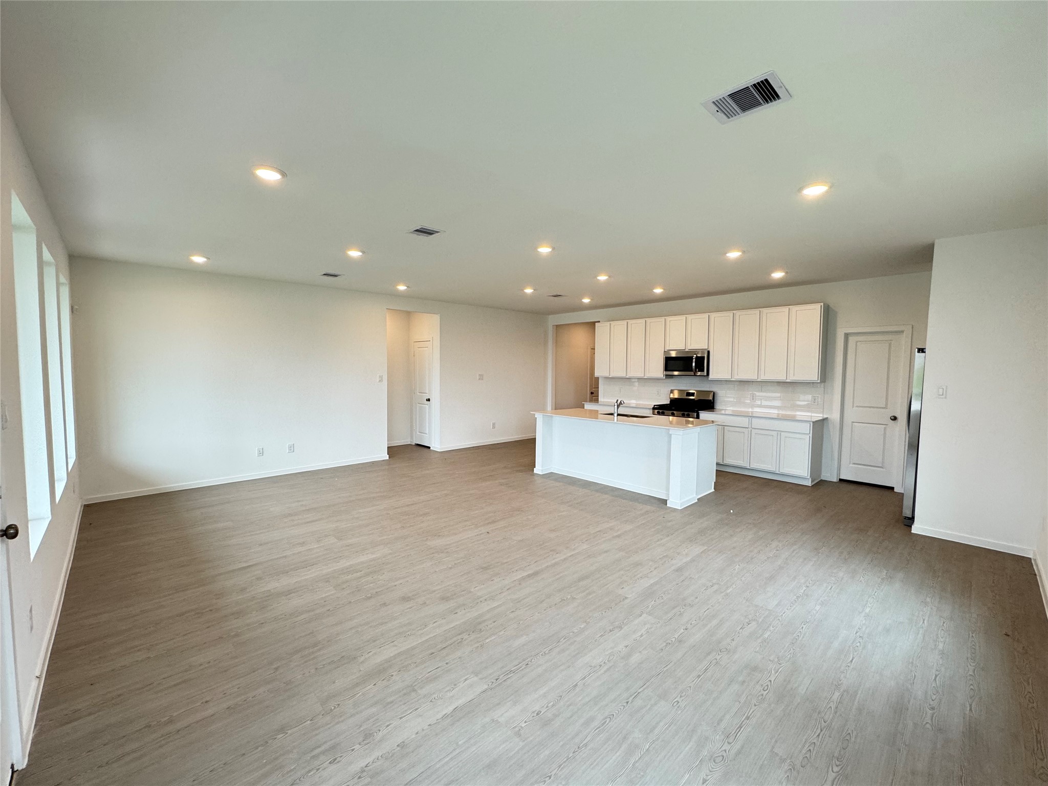 7819 Evening Emerald Drive Rosharon, TX 77583 - Photo 5 of 12 Pictures are representative of floor plan - not actual home for sale