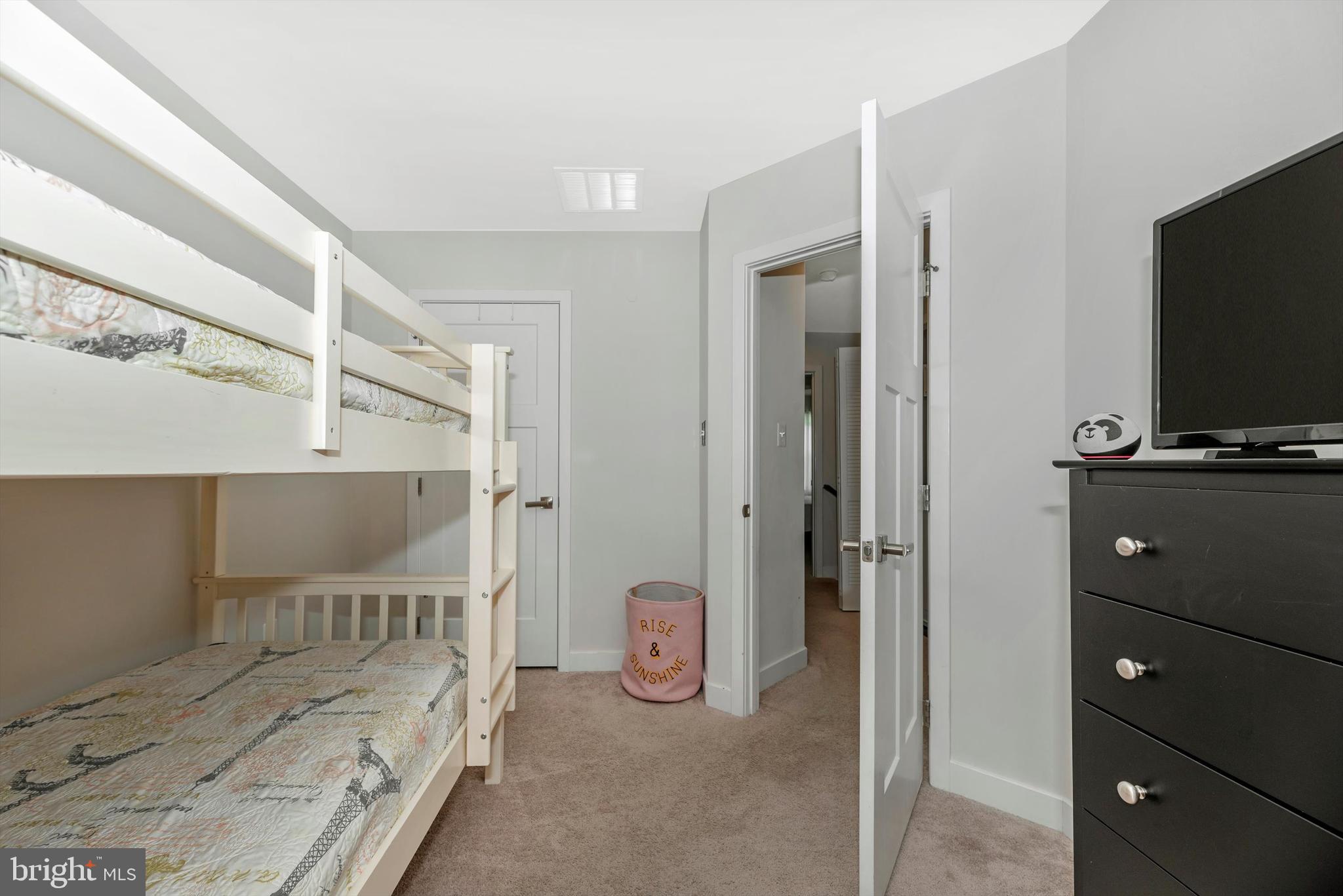 124 Quebec Court Falling Waters, WV 25419 - Photo 20 of 34