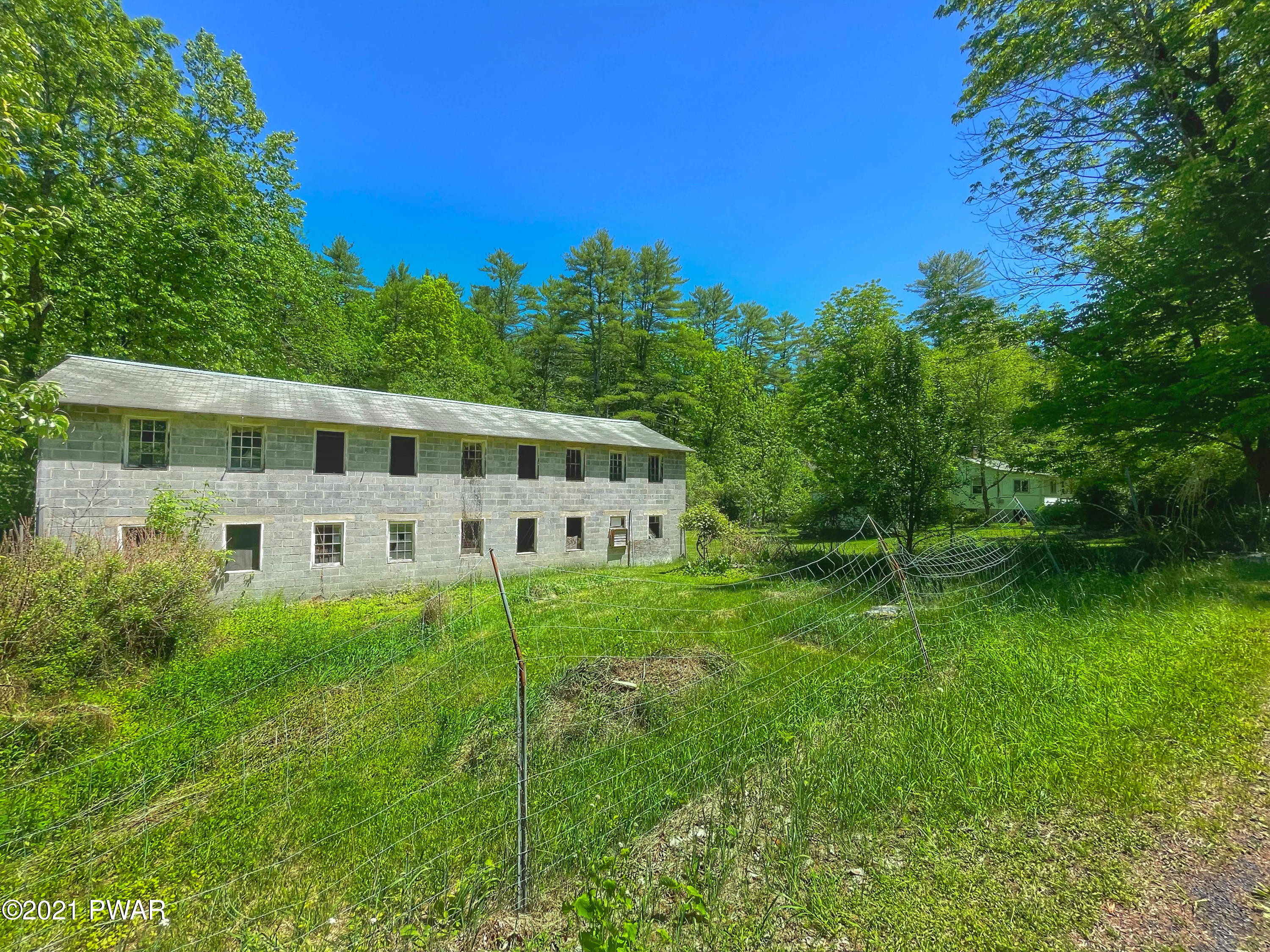 120 Bee Hollow Road Shohola, PA 18458 - Photo 9 of 38