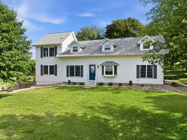 $770,000 | 11055 317th Street, Cannon Falls, MN 55009