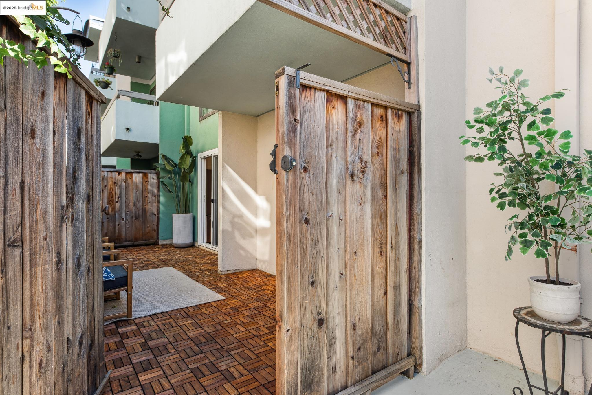 651 Oakland Avenue, Unit 1E Oakland, CA 94611 - Photo 24 of 28 a balcony view with a outdoor space