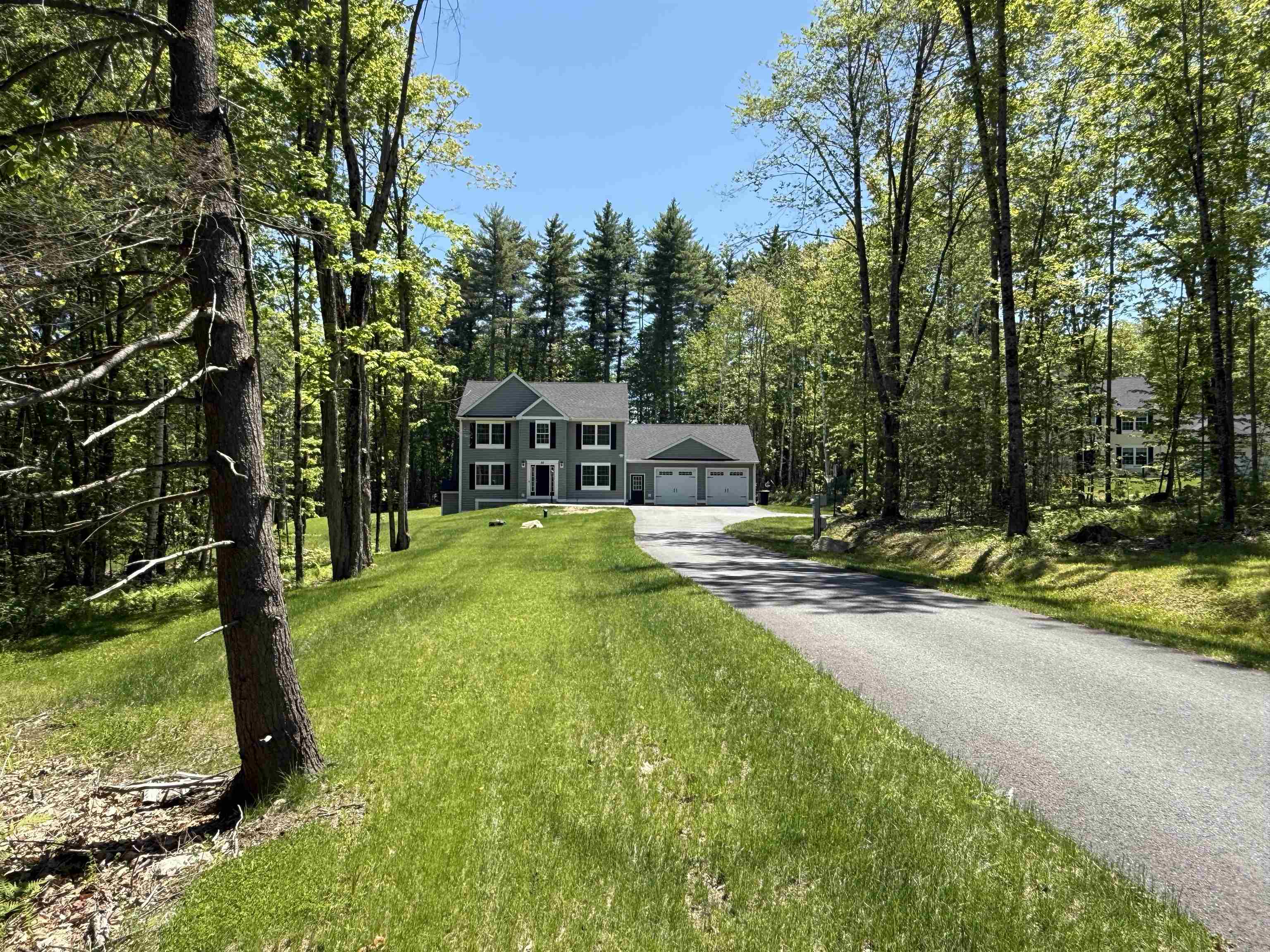 26 Swamp Road Epsom, NH 03234 - Photo 2 of 32
