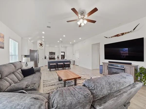 $329,900 | 9 Alyssa Palms Drive, Manvel, TX 77578