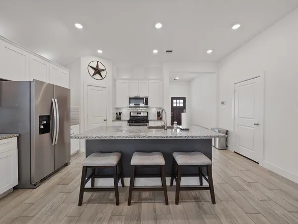 $329,900 | 9 Alyssa Palms Drive, Manvel, TX 77578