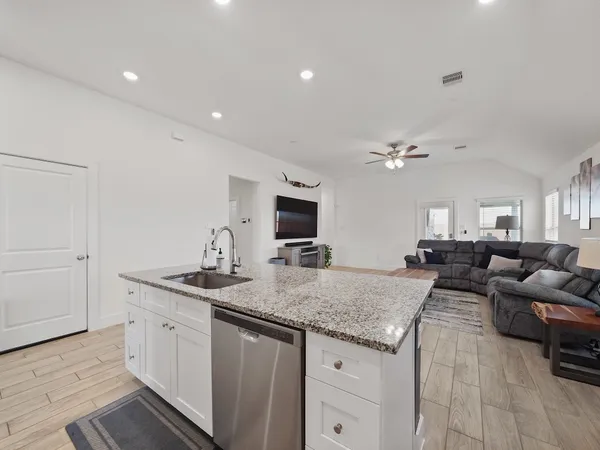 $329,900 | 9 Alyssa Palms Drive, Manvel, TX 77578