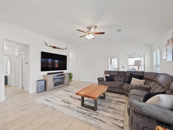 $329,900 | 9 Alyssa Palms Drive, Manvel, TX 77578