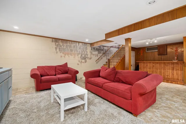 $199,990 | 5514 North Jesters Court, Peoria, IL 61614