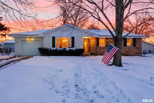 $199,990 | 5514 North Jesters Court, Peoria, IL 61614