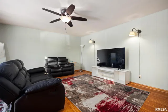 $199,990 | 5514 North Jesters Court, Peoria, IL 61614