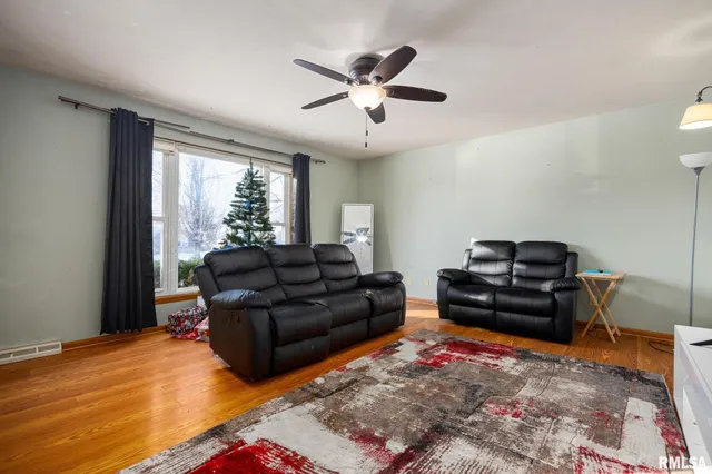 $199,990 | 5514 North Jesters Court, Peoria, IL 61614