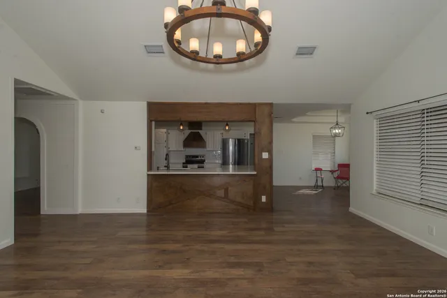 $2,350 | 430 Cr 683, Lytle, TX 78052