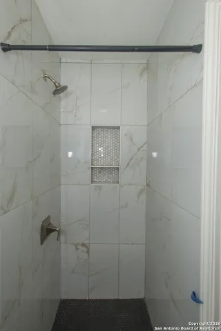 $2,350 | 430 Cr 683, Lytle, TX 78052