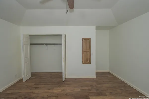 $2,350 | 430 Cr 683, Lytle, TX 78052