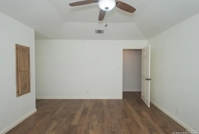 $2,350 | 430 Cr 683, Lytle, TX 78052