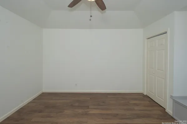 $2,350 | 430 Cr 683, Lytle, TX 78052