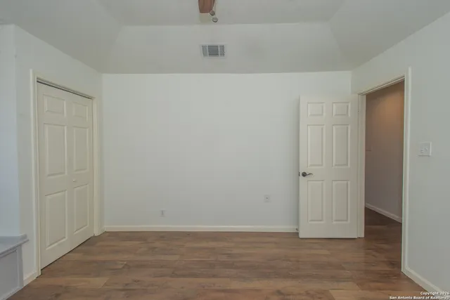 $2,350 | 430 Cr 683, Lytle, TX 78052