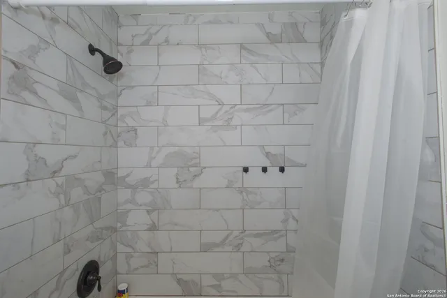 $2,350 | 430 Cr 683, Lytle, TX 78052