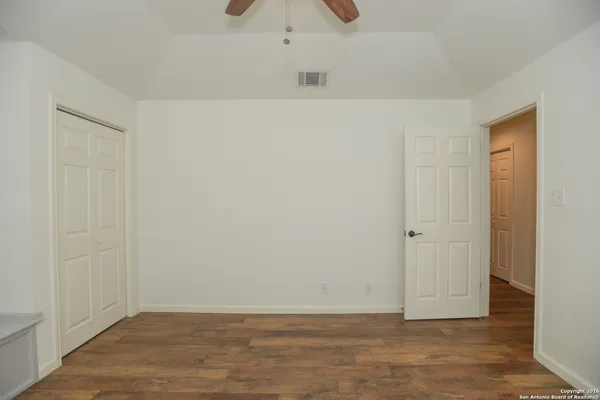 $2,350 | 430 Cr 683, Lytle, TX 78052