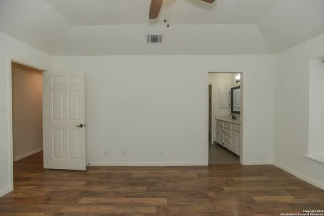 $2,350 | 430 Cr 683, Lytle, TX 78052