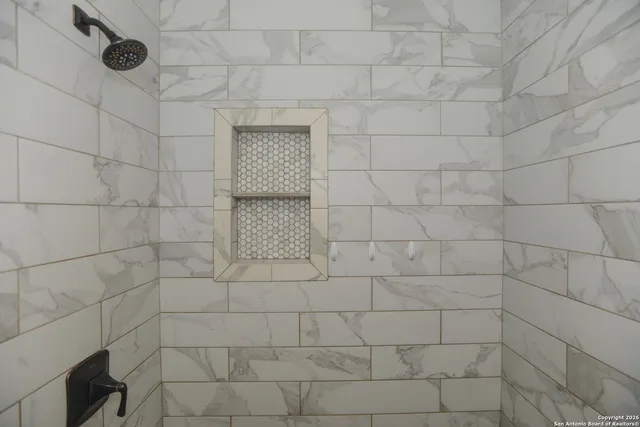 $2,350 | 430 Cr 683, Lytle, TX 78052