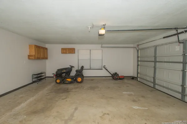 $2,350 | 430 Cr 683, Lytle, TX 78052