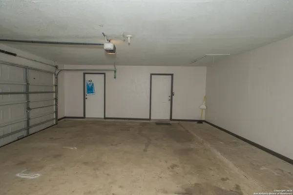 $2,350 | 430 Cr 683, Lytle, TX 78052