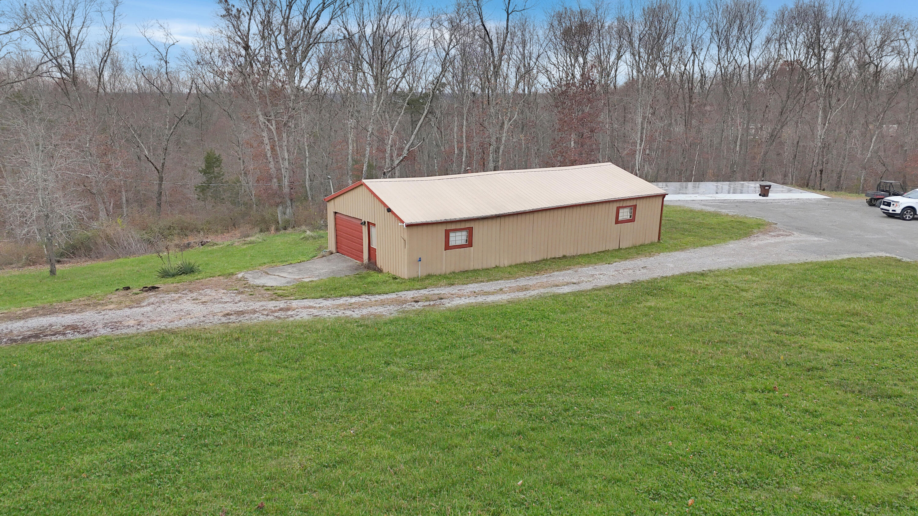 705 Oil Springs Road Winchester, KY 40391 - Photo 63 of 70 DJI_20241213152718_0071_D