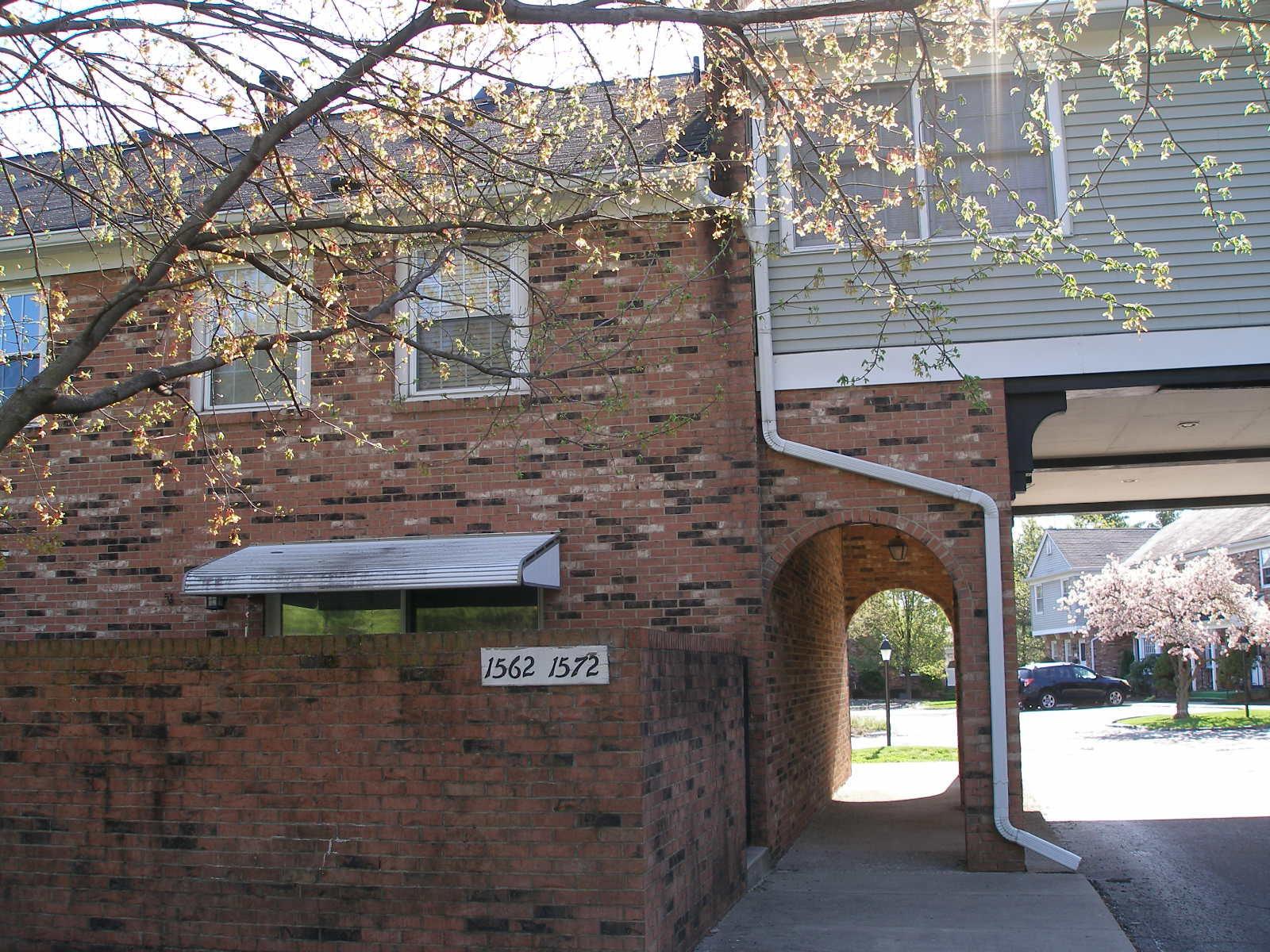 1572 Noe Bixby Road, Unit A7 Columbus, OH 43232 - Photo 3 of 26