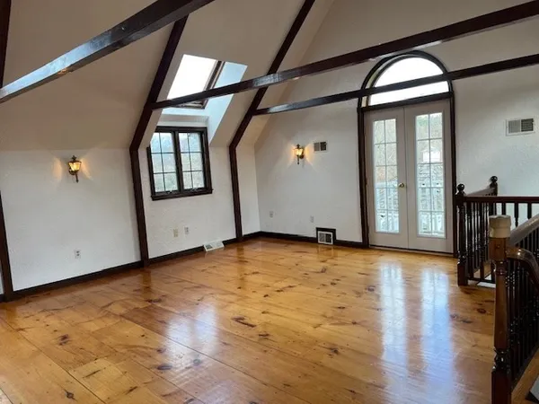 $2,400 | 16 A Stowe Road, Unit A, Southborough, MA 01772